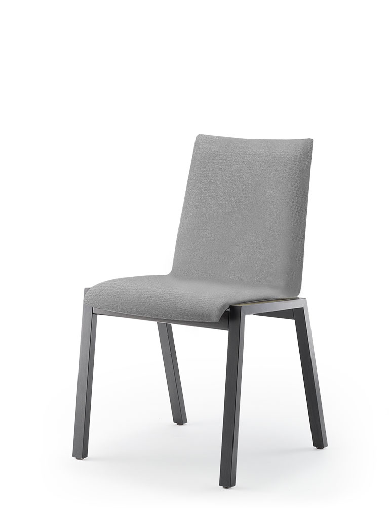 PAN | four-legged chair | fully upholstered front